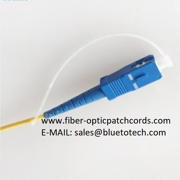 SC LC With Tail Fiber Optic Dust Caps SC 2.5mm LC 1.25mm With Lanyard